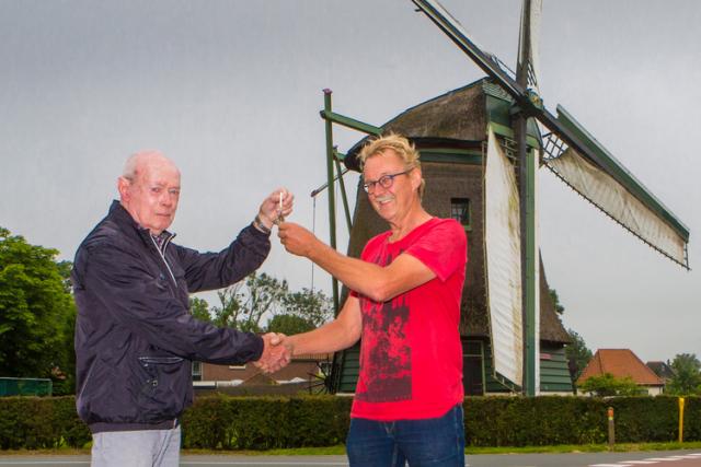 sleuteloverdracht molen de Lastdrager